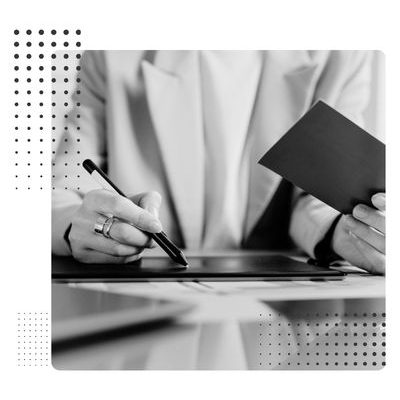 abogados extranjeria en madrid escribiendo